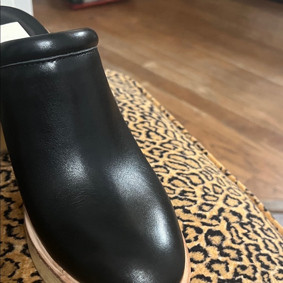 Dolce Vita Black Leather Mules with Tan Sole - Picture 13 of 14